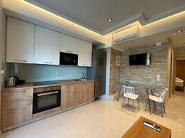 Elpida Luxury Apartments & Suites