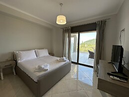 Elpida Luxury Apartments & Suites