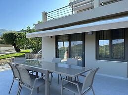 Elpida Luxury Apartments & Suites