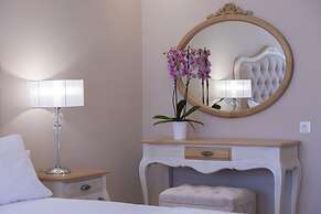 VK Luxury Suites - Private Parking - Adults Only