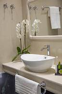 VK Luxury Suites - Private Parking - Adults Only