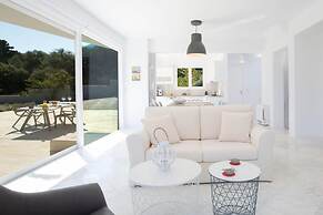 Villas Harriet - With Sea View and Near the sea