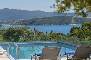 Villas Harriet - With Sea View and Near the sea