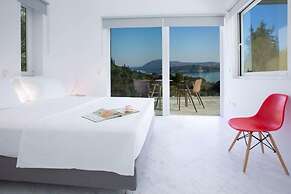 Villas Harriet - With Sea View and Near the sea