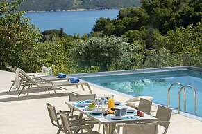 Villas Harriet - With Sea View and Near the sea