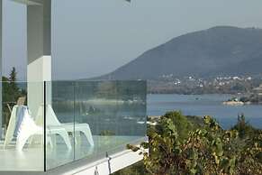 Villas Harriet - With Sea View and Near the sea