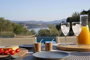 Villas Harriet - With Sea View and Near the sea