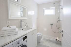 Villas Harriet - With Sea View and Near the sea