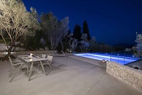 Villas Harriet - With Sea View and Near the sea