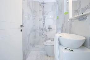 Villas Harriet - With Sea View and Near the sea