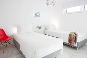 Villas Harriet - With Sea View and Near the sea