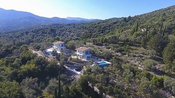 Villas Harriet - With Sea View and Near the sea