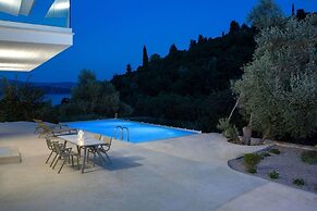 Villas Harriet - With Sea View and Near the sea