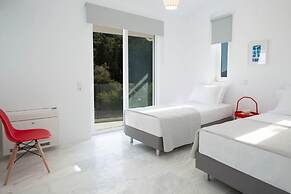 Villas Harriet - With Sea View and Near the sea