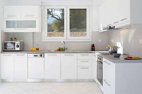 Villas Harriet - With Sea View and Near the sea