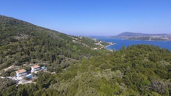 Villas Harriet - With Sea View and Near the sea