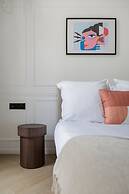 Poetic Stay - Louvre