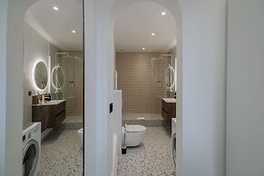 Poetic Stay - Louvre