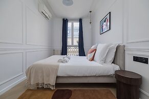 Poetic Stay - Louvre