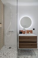 Poetic Stay - Louvre