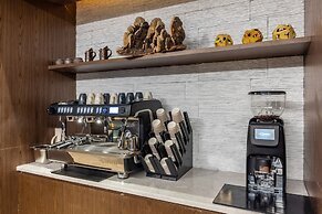 JOVE MOUNTAIN UrCove Nyingchi Hotel