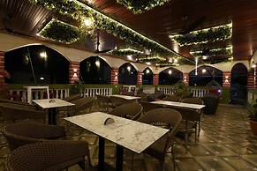 Palm Springs Beach Resort - Gorai