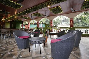 Palm Springs Beach Resort - Gorai