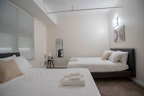 3BR CozySuites TheBlock Skybridge Access