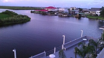 Waterfront Villa W/deck - 23 Mi to French Quarter!
