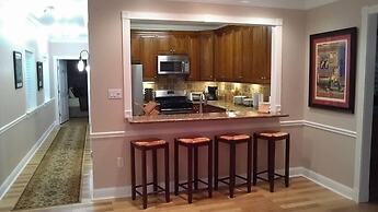 Waterfront Villa W/deck - 23 Mi to French Quarter!