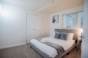 3BR CozySuites at The Block