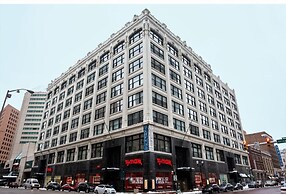 3BR CozySuites TheBlock-SkybridgeAccess2