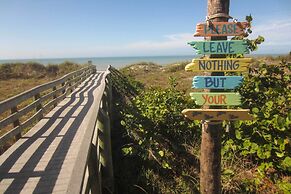 Indian Rocks Beach Getaway w/ Balcony + Bay View!