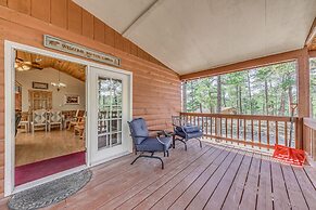 Cozy Ruidoso Cabin w/ Hot Tub, Near Skiing!