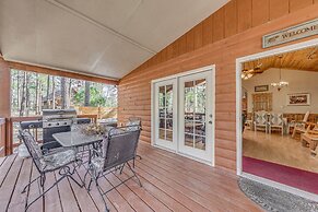 Cozy Ruidoso Cabin w/ Hot Tub, Near Skiing!