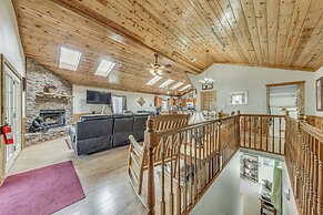 Cozy Ruidoso Cabin w/ Hot Tub, Near Skiing!