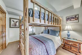 Cozy Ruidoso Cabin w/ Hot Tub, Near Skiing!