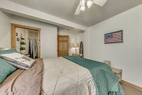 Cozy Ruidoso Cabin w/ Hot Tub, Near Skiing!