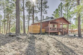 Cozy Ruidoso Cabin w/ Hot Tub, Near Skiing!