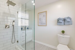 Stylish Marietta Home w/ Deck - Near Truist Park!