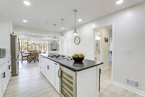 Stylish Marietta Home w/ Deck - Near Truist Park!