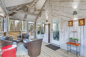 Stylish Marietta Home w/ Deck - Near Truist Park!