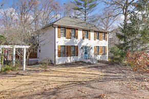 Stylish Marietta Home w/ Deck - Near Truist Park!