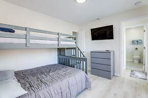 Stylish Marietta Home w/ Deck - Near Truist Park!