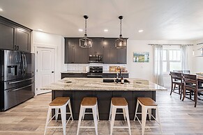 Teton Valley Getaway w/ Private Deck & Hot Tub!