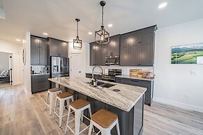 Teton Valley Getaway w/ Private Deck & Hot Tub!