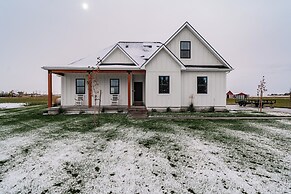 Teton Valley Getaway w/ Private Deck & Hot Tub!