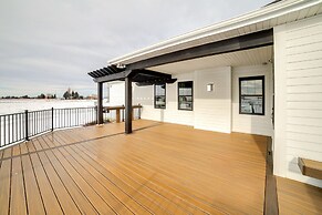 Teton Valley Getaway w/ Private Deck & Hot Tub!