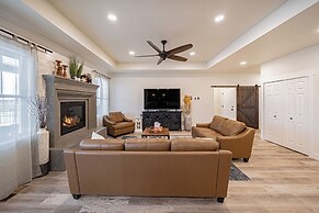 Teton Valley Getaway w/ Private Deck & Hot Tub!