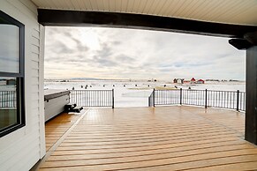 Teton Valley Getaway w/ Private Deck & Hot Tub!